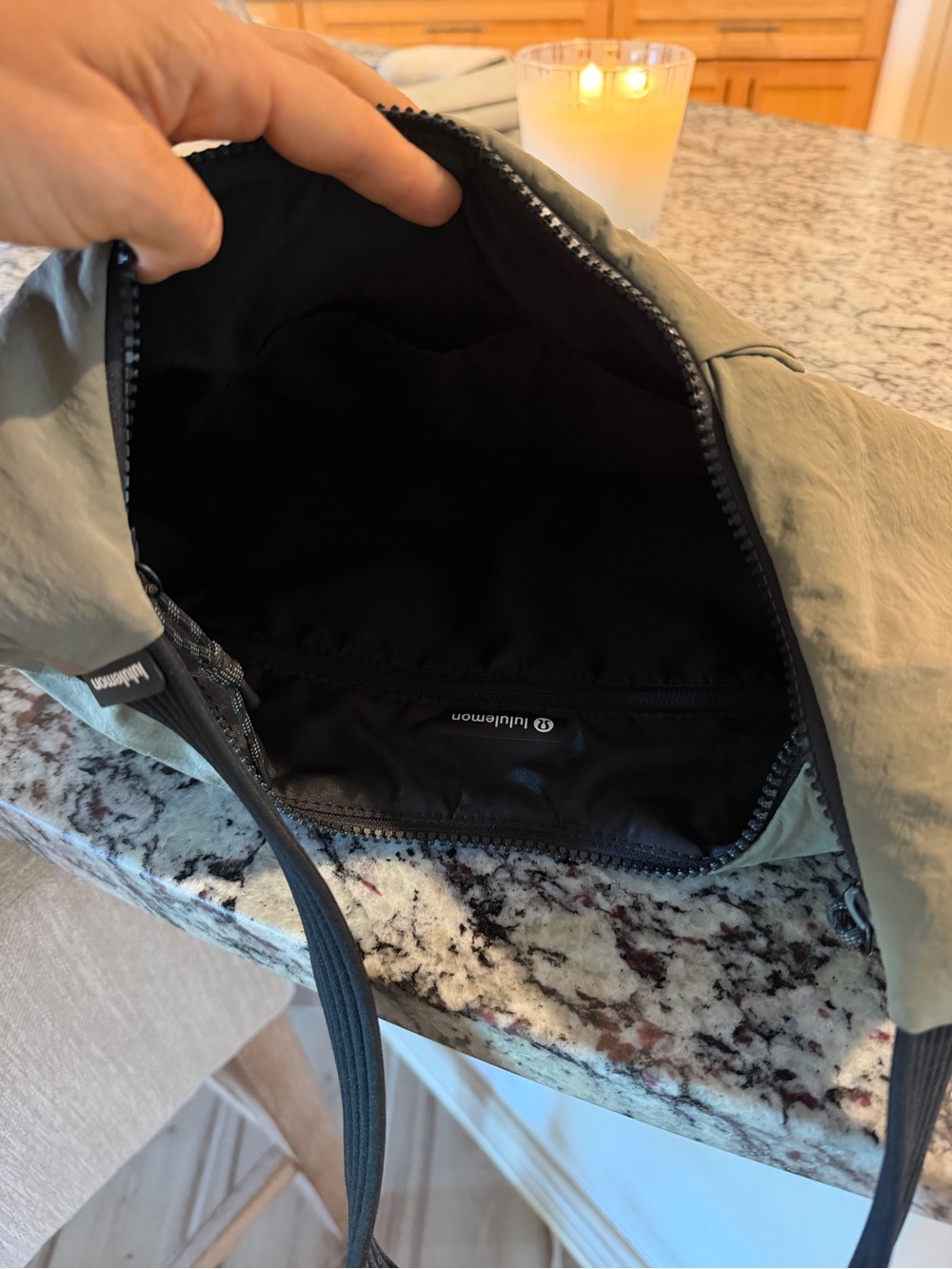 Lululemon bag - Picture 5 of 7